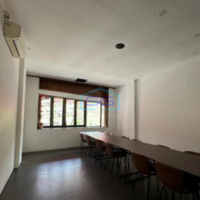 Dijual Ruko Luas Bangunan 240 m² Lokasi di Jakarta Barat Kondisi Bagus