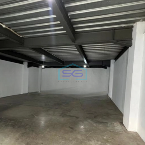Disewakan Gudang Siap Pakai Ada Lift Barang Luas Bangunan 540 m² di Jakarta Utara-1
