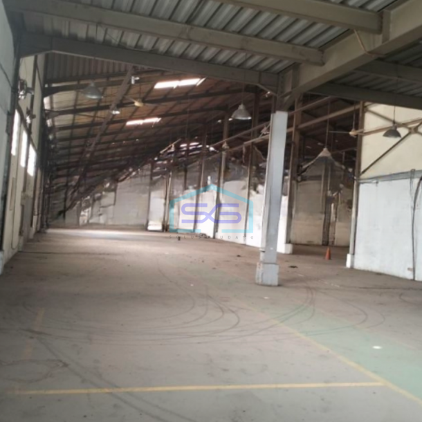 Dijual Pabrik di Akses Jalan Utama Jati Uwung Tangerang Luas Bangunan 6051 m²-1