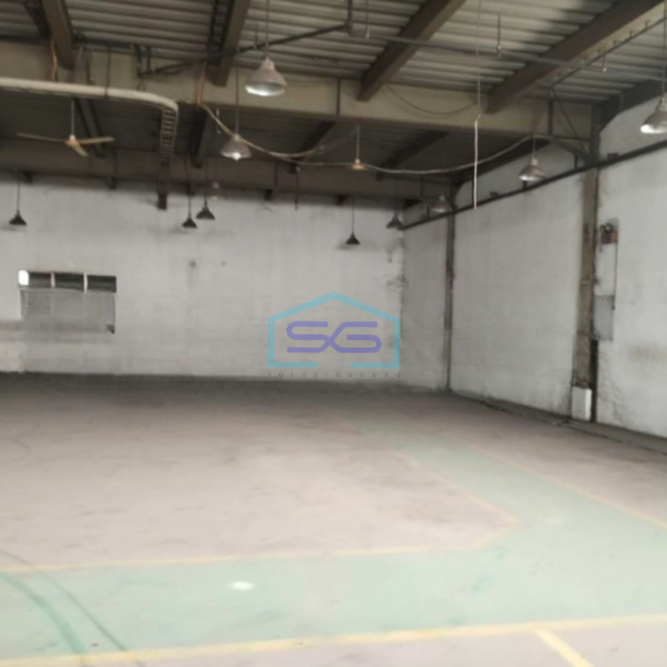 Disewakan Pabrik di Jalan Utama Jati Uwung Tangerang Luas Bangunan  6051 m²-1