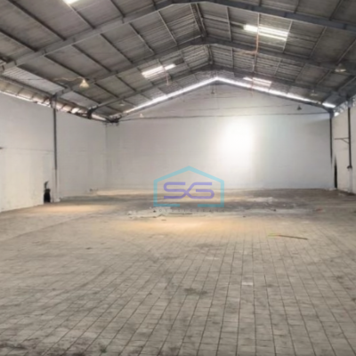 Disewakan Gudang Ada Kantor Luas Bangunan  800 m² Lokasi di Cipondoh Tangerang
