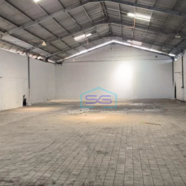 Disewakan Gudang Ada Kantor Luas Bangunan  800 m² Lokasi di Cipondoh Tangerang-3