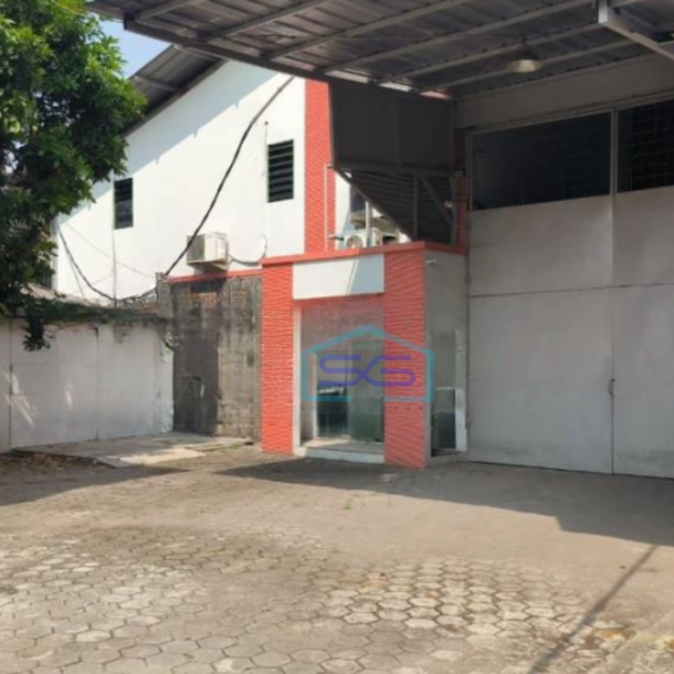 Disewakan Gudang Ada Kantor Luas Bangunan  800 m² Lokasi di Cipondoh Tangerang-1