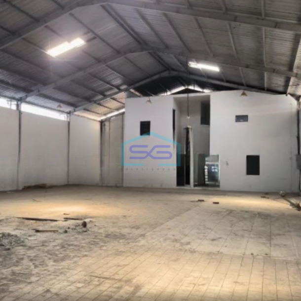 Disewakan Gudang Ada Kantor Luas Bangunan  800 m² Lokasi di Cipondoh Tangerang-2