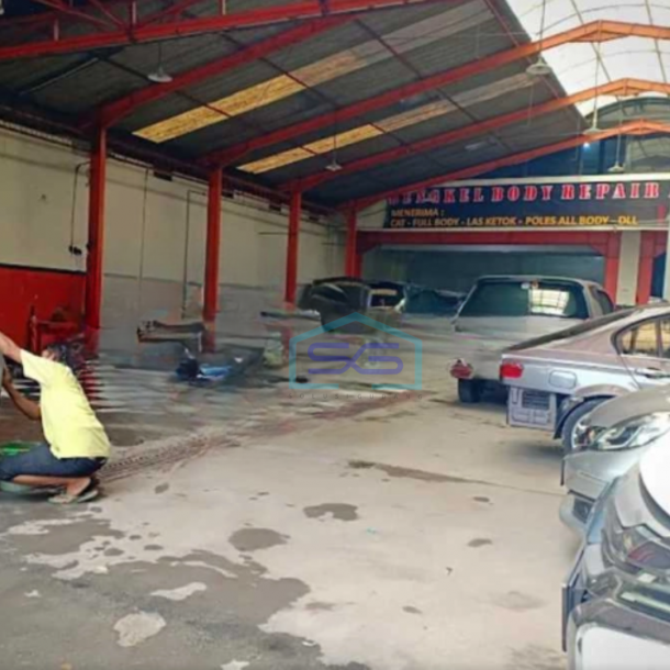 Disewakan Gudang Lokasi Sangat Strategis di Pekayon Bekasi Luas Tanah  330 m²-1