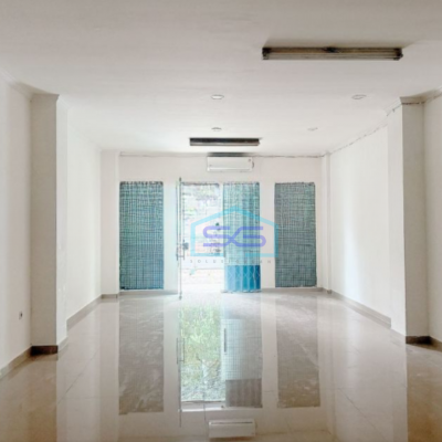Disewakan Ruko Luas Bangunan 210 m² Lokasi di Tebet Jakarta Selatan