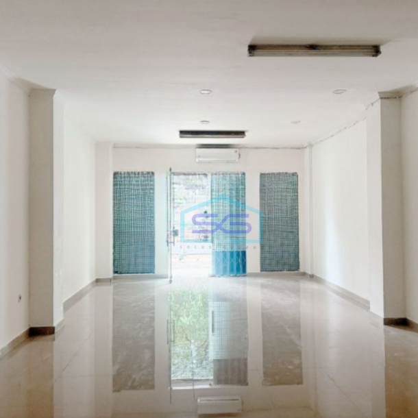 Disewakan Ruko Luas Bangunan 210 m² Lokasi di Tebet Jakarta Selatan-1