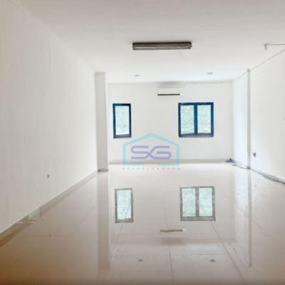 Disewakan Ruko Luas Bangunan 210 m² Lokasi di Tebet Jakarta Selatan