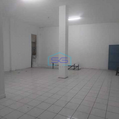 Disewakan Ruko 2 Lantai Siap Usaha LB 470m2 Lokasi Komersial di Bekasi Utara