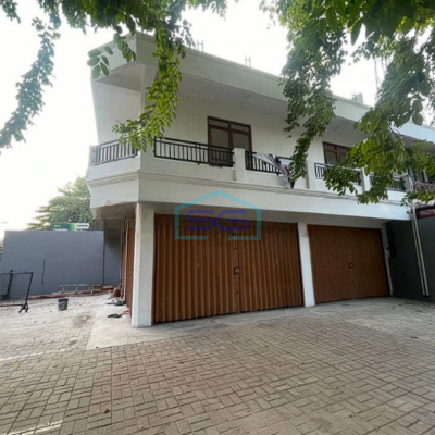 Disewakan Ruko 2 Lantai Hook Siap Pakai di Jakarta Timur Lokasi Sangat Strategis LT 200m2