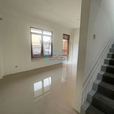 Disewakan Ruko 2 Lantai Hook Siap Pakai di Jakarta Timur Lokasi Sangat Strategis LT 200m2