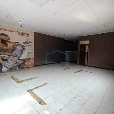 Disewakan Gudang dengan Lahan Luas Lengkap Dengan Kantor dan Meeting Room di Pengasinan Rawalumbu Bekasi