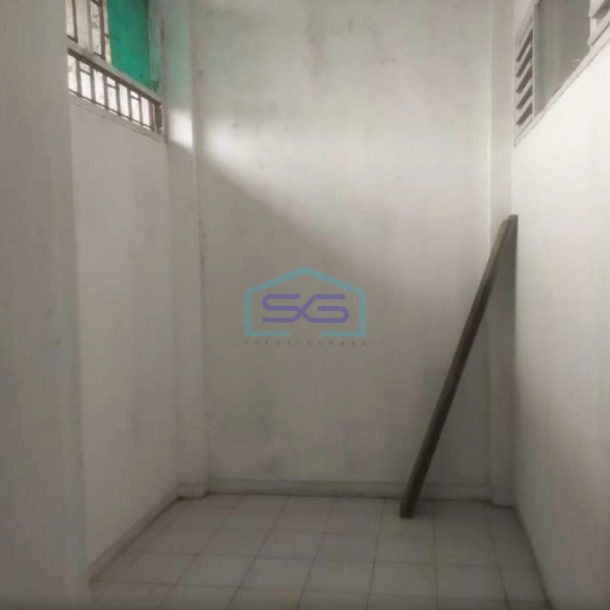 Dijual Gudang Luas Tanah 894 m² Lokasi di Cikarang Bekasi-2