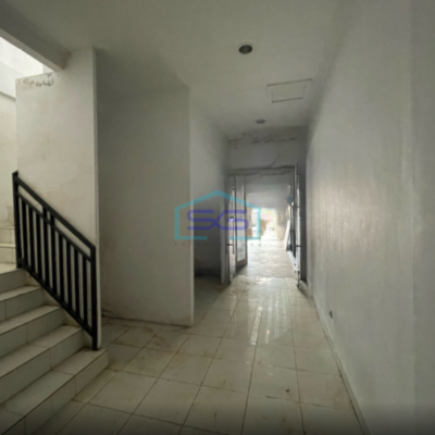 Disewakan Ruko 2 Lantai dan Rooftop Berada di Pinggir Jalan Utama Kemang Jakarta Selatan LB 225m2