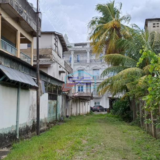 Dijual Tanah Luas Jalan Kapten Marzuki Kamboja Palembang LT 1837m2-1