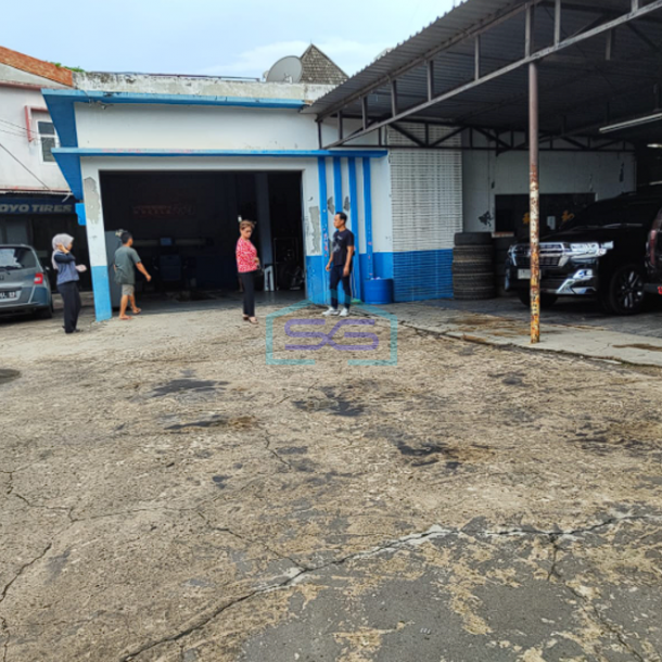 Disewakan Tanah + Bangunan Super Strategis di Jl. Demang Lebar Daun Palembang-1