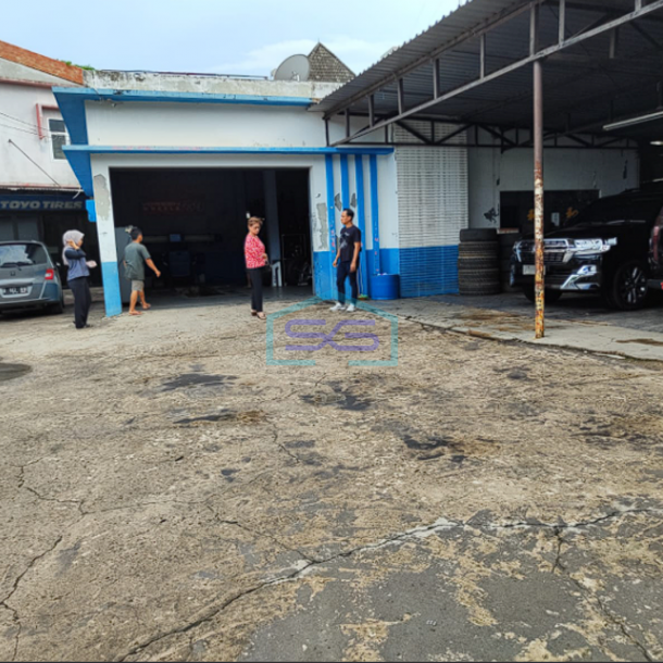 Disewakan Tanah + Bangunan Super Strategis di Jl. Demang Lebar Daun Palembang LT 1148m2-4