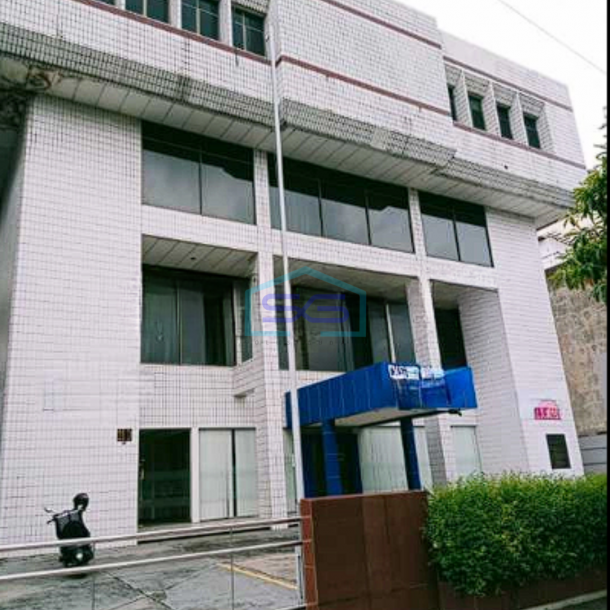 Disewakan Gedung di Gunung Sahari Jakarta Pusat Luas Bangunan 3114m2-1