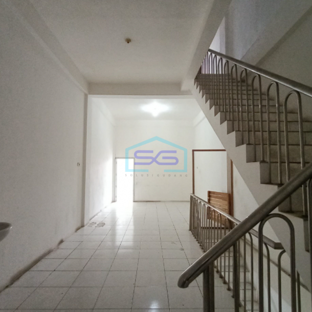 Dijual Ruko di Jalan Mayor Salim Batu Bara, Simpang Lampu Merah Sekip Palembang LB 188m2-2