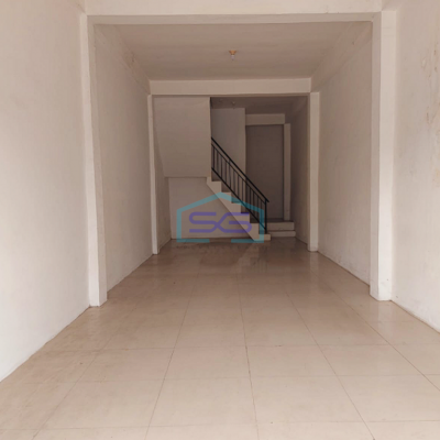 Disewakan Ruko Bisnis Pinggir  3 Lantai Siap Pakai di Jalan Parameswara, Palembang LB 176m2