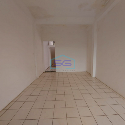 Disewakan Ruko Bisnis Pinggir  3 Lantai Siap Pakai di Jalan Parameswara, Palembang LB 176m2