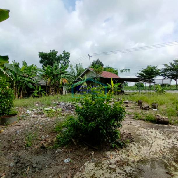 Dijual Tanah Ada Bangunan di Jalan Mayjen Yusuf Singedekane Palembang Luas 4000m2-1
