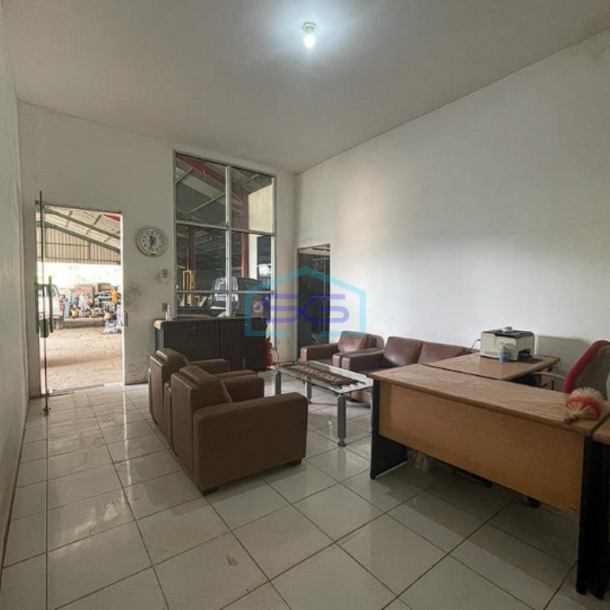 Dijual ! Ruko 2 Pintu 3 Lantai Bonus Peralatan Kantor, Jalan Jaksa Agung R. Soeprapto, Palembang LB 288m2-4