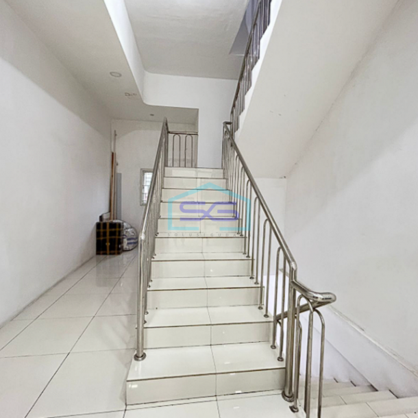 Dijual Ruko 3 Lantai dengan Fasilitas Lengkap di Jalan Mayor Salim Batubara, Kemuning Sumatera Selatan LB 140m2-2