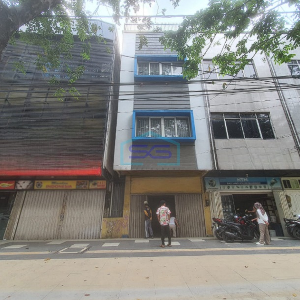 Dijual Ruko Posisi Hook di Lokasi Strategis di Jalan Jend. Sudirman, Palembang LB 210m2-1