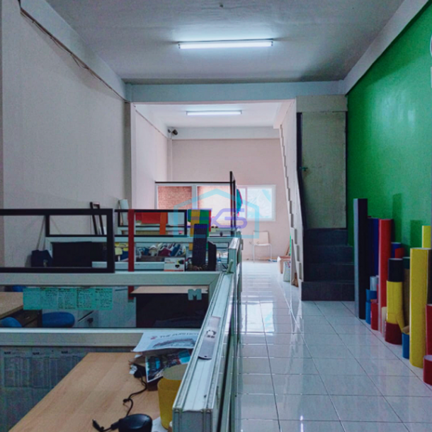 Dijual Ruko Panjang 2,5 Lantai, Fully Furnished, dekat Jl. Jaksa Agung R. Soeprapto, Palembang LB 256m2-4