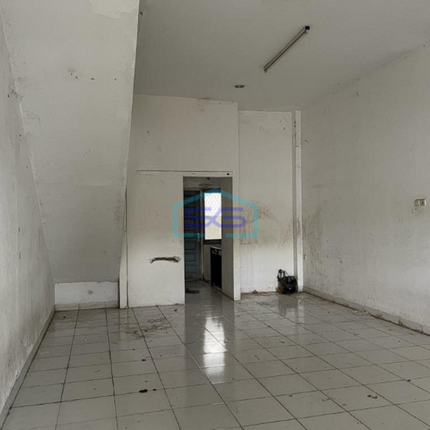 Disewakan Ruko Halaman Luas Jalan Demang Lebar Daun Palembang LB 180m2-3