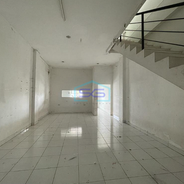 Disewakan Ruko Halaman Luas Jalan Demang Lebar Daun Palembang LB 180m2-2