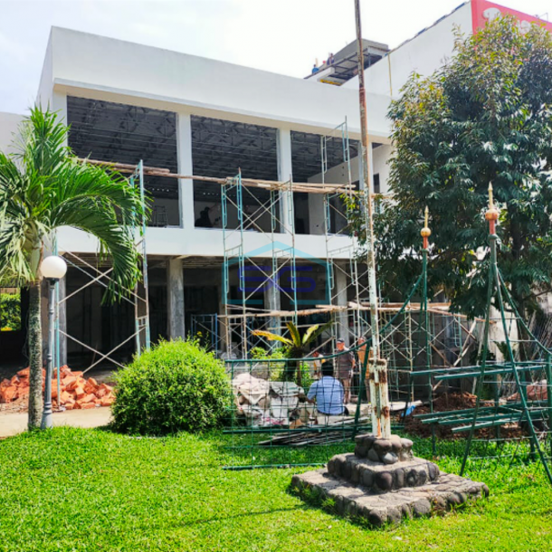 Disewakan Ruko Cantik di Jalan Raya Demang Istana Gubernur Palembang LT 680m2-1