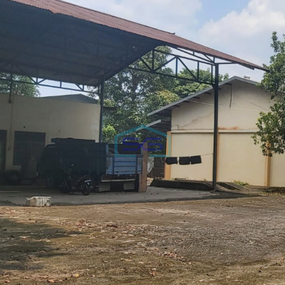 Dijual Tanah Ada Gudang Lokasi di Jalan Soak Simpur Sukarami Palembang LB 1104m2 LT 4000m2