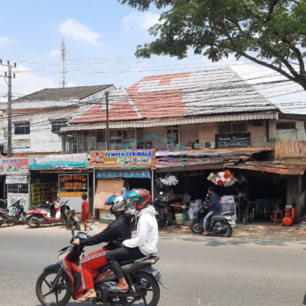 Dijual Lokasi Strategis! Tanah + Bangunan di Pinggir Jalan Di Panjaitan, Palembang-1