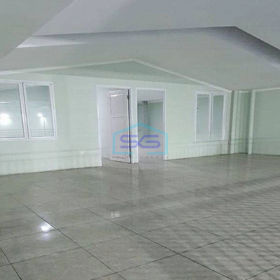 Disewakan Gudang Siap Pakai di Cakung Lantai Epoxy Rapih Daerah Cakung Jakarta Timur