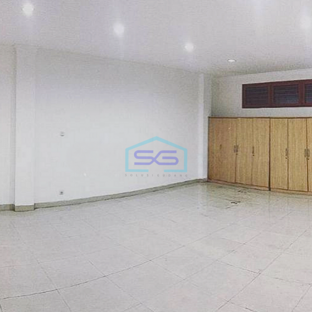 Disewakan Ruko 4,5 Lantai Di Muara Karang Jakarta Utara Rapih, Siap Pakai-4