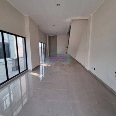 Disewakan Ruko Gandeng Hook, 4 Lantai di Sedayu Kelapa Gading Jakarta Utara LB 270m2