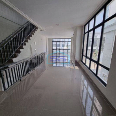 Disewakan Ruko Gandeng Hook, 4 Lantai di Sedayu Kelapa Gading Jakarta Utara LB 270m2