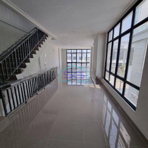 Disewakan Ruko Gandeng Hook, 4 Lantai di Sedayu Kelapa Gading Jakarta Utara LB 270m2-3