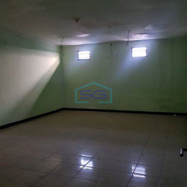 Disewakan Ruko Besar 3 Lantai Di Medan Satria Bekasi. Perlu Renovasi Sedikit-1