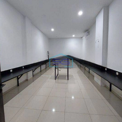 Disewakan Ruko Gandeng 3,5 Lantai di Muara karang Jakarta Utara Siap huni.