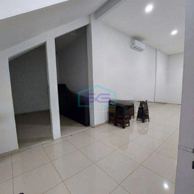 Disewakan Ruko Gandeng 3,5 Lantai di Muara karang Jakarta Utara Siap huni.