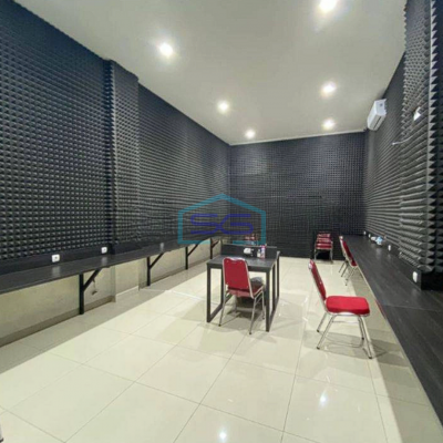 Disewakan Ruko Gandeng 3,5 lantai, di Pluit/Muara Karang Jakarta Utara Rapih Siap Pakai