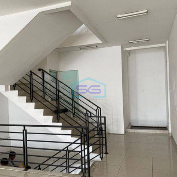 Disewakan Ruko 3 Lantai Bagus Siap Pakai Strategis Jalan raya Jakarta Utara LB 324m2-3