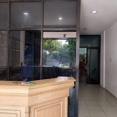 Disewakan Ruko 4 Lantai Lokasi di Harmoni Jakarta Pusat LB 200m2