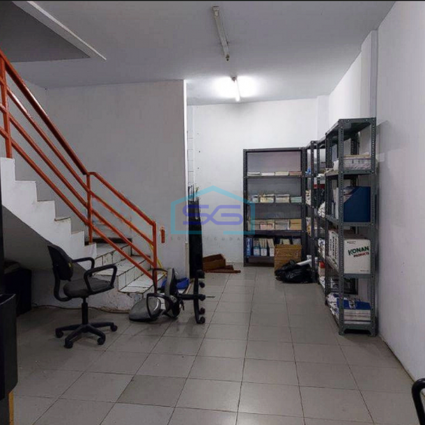 Disewakan Ruko 4 Lantai Lokasi di Harmoni Jakarta Pusat LB 200m2-3