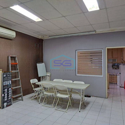 Disewakan Ruko 4,5 Lantai di Kelapa Gading Kondisi Rapi Siap Pakai Jakarta Utara LB 288m2