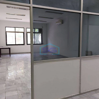 Disewakan Ruko 2 Lantai + Attic, di Sunter Jakarta Utara Rapih Siap Pakai LB 180m2