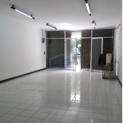 Disewakan Ruko Baru Renovasi Lokasi di Sunter Jakarta Utara LB 200m2